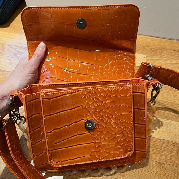 Hvisk woman’s bag in Orange with bag charm - Picture 5 of 5